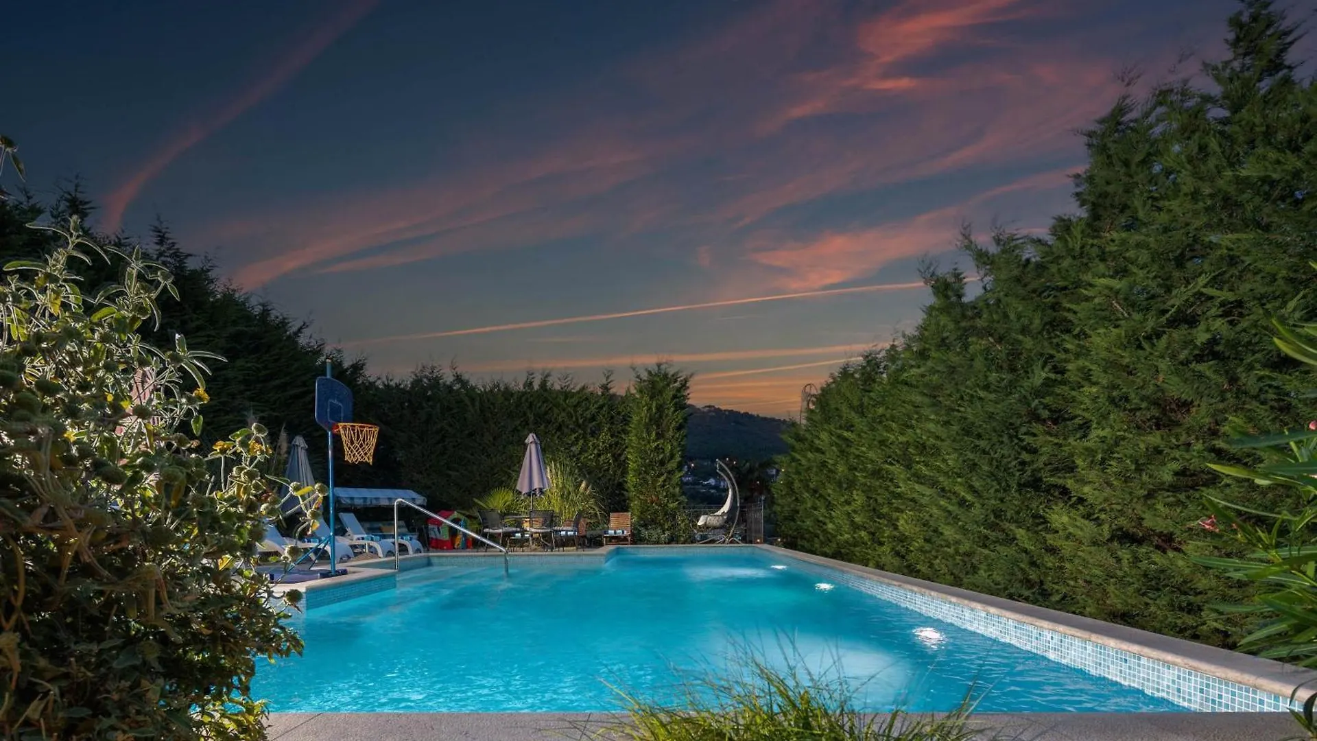Villa Okra With Pool - Happy Rentals Icici