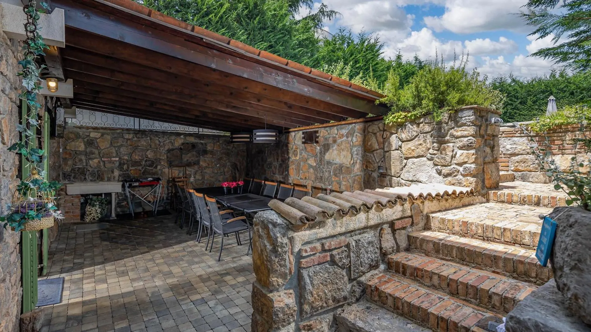 Villa Okra With Pool - Happy Rentals Icici