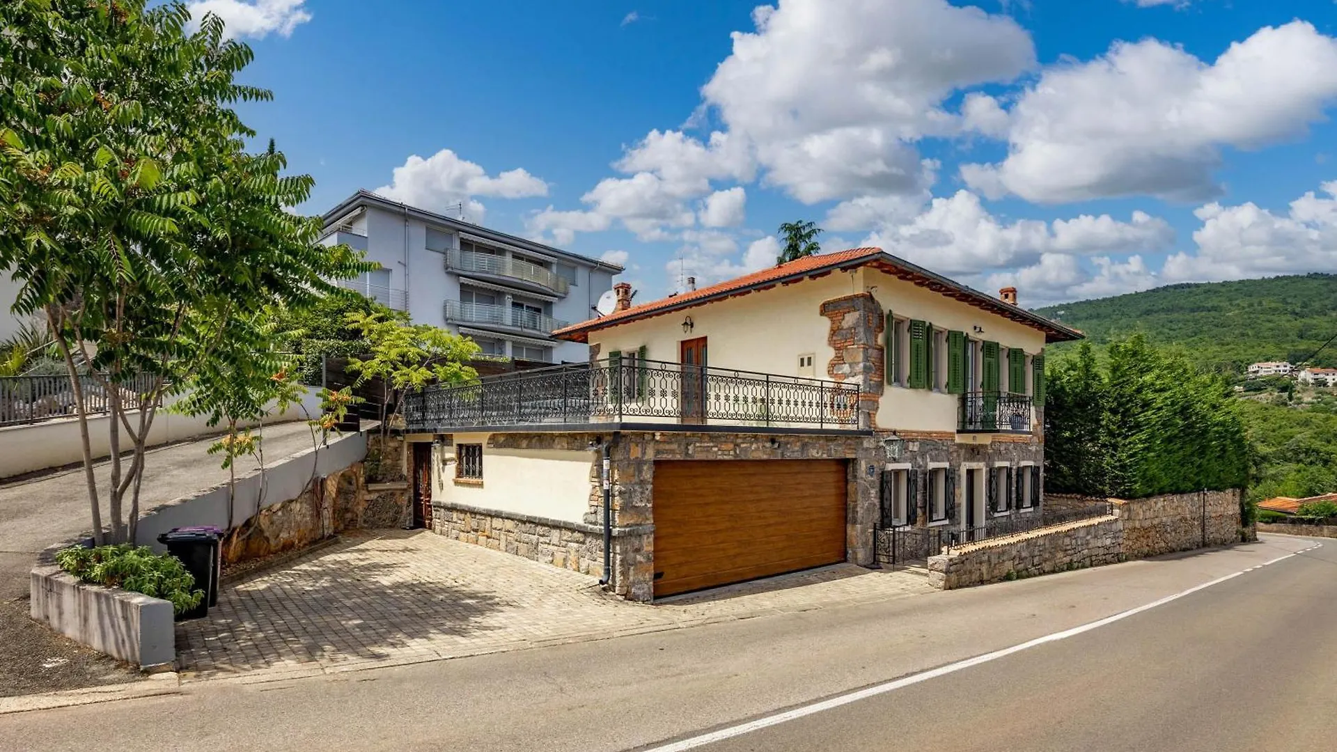 Villa Okra With Pool - Happy Rentals Icici